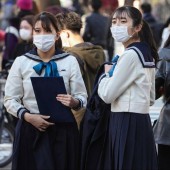 “Bóng ma tâm lý” của người trẻ Nhật khi không dùng khẩu trang